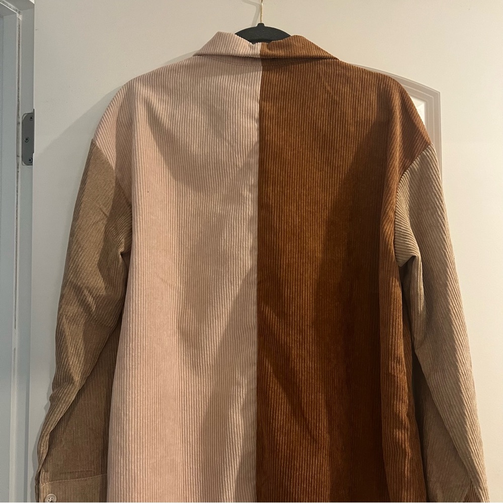Button up top - Picture 3 of 3